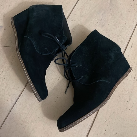 Franco Sarto Leather Black Suede Wedge
Shoes Booties Ankle Boots • 10 - Picture 2 of 6
